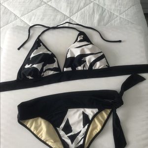 NWOT Woman Bikini